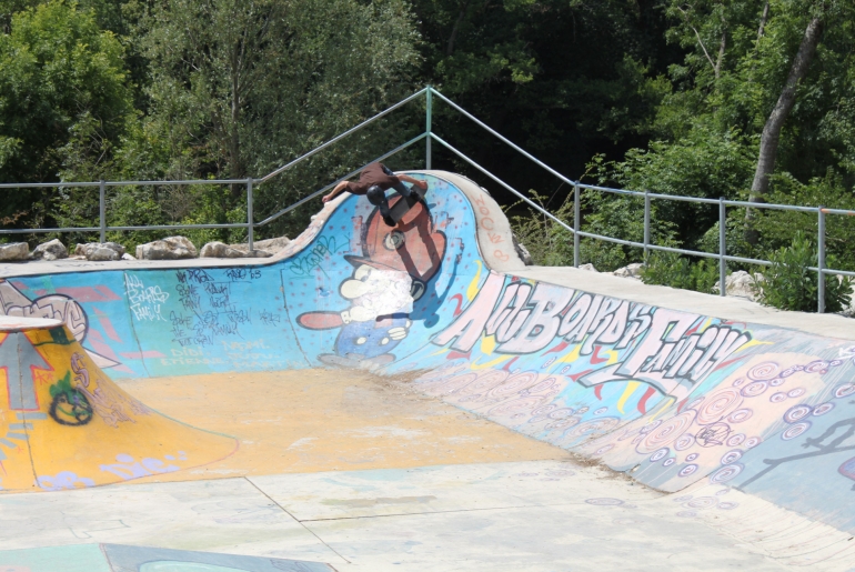 L' Écluse Bowl Saint Léon sur l'Isle Skate Spot 3/5
