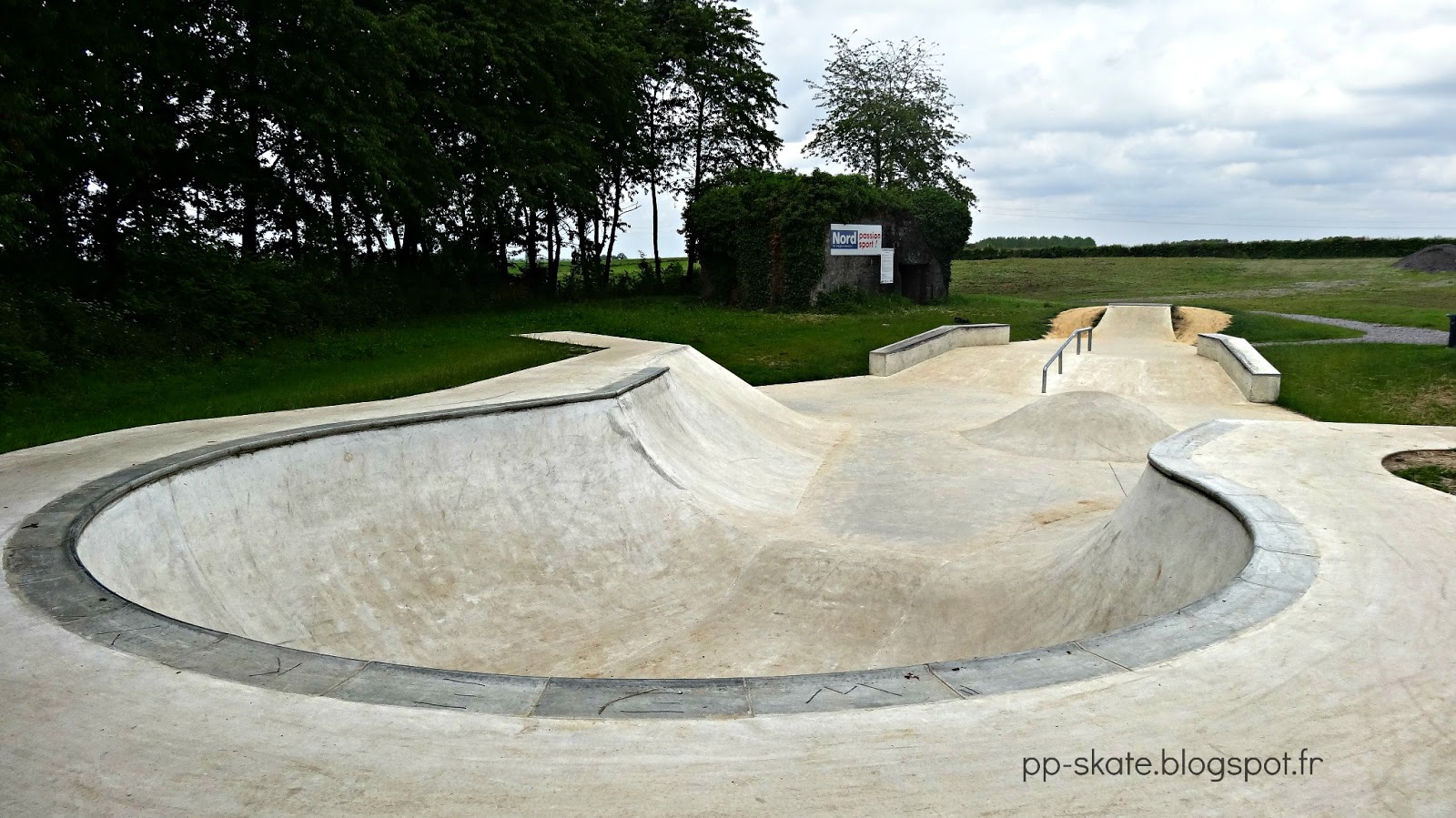 Le Stade Skatepark Wargnies le Grand Skate Spot 3/5