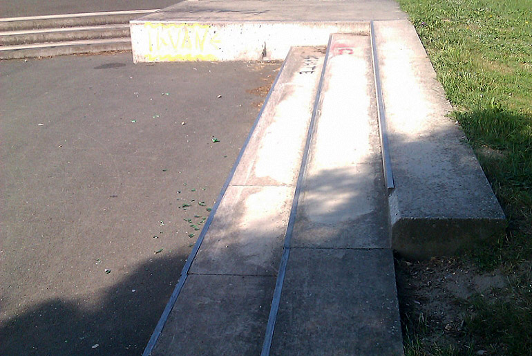 Écouflant Skatepark Écouflant Skate Spot 2/5