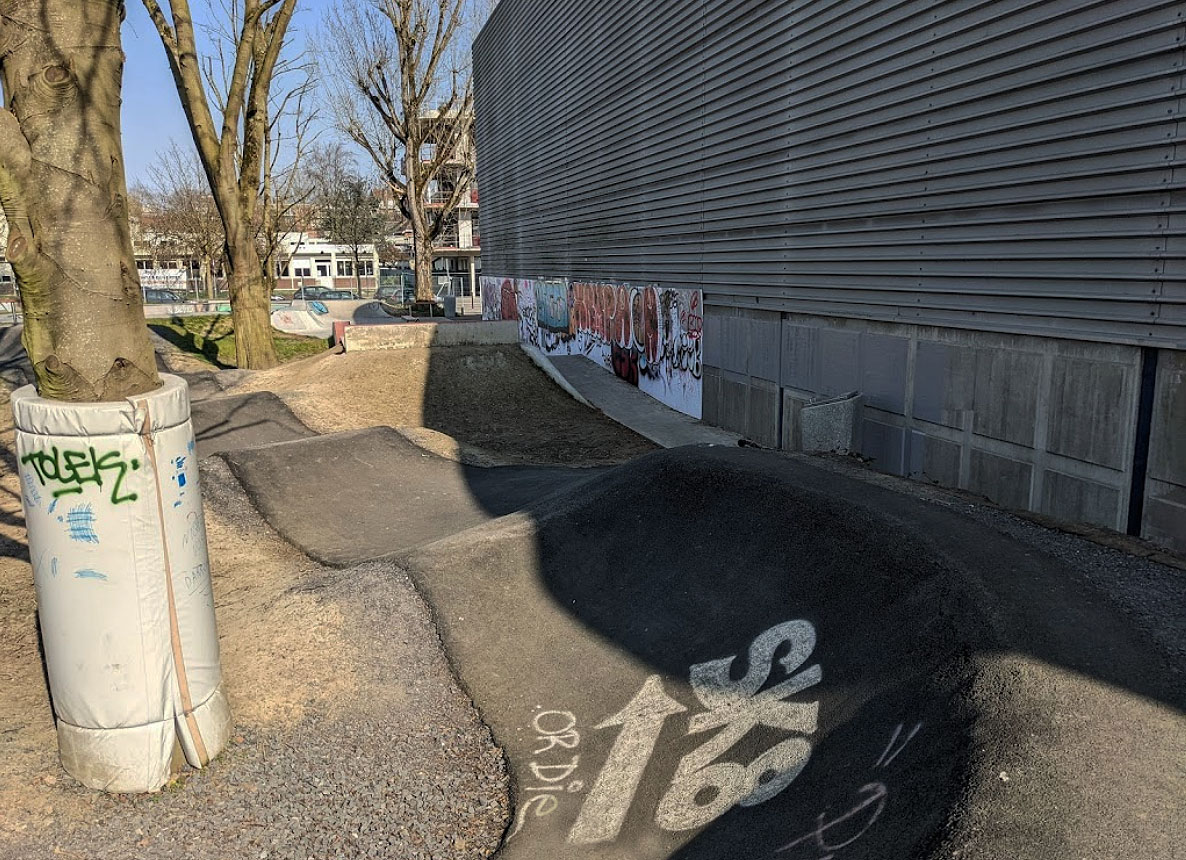 Salle du Romarin Skatepark La Madeleine Skate Spot 3/5