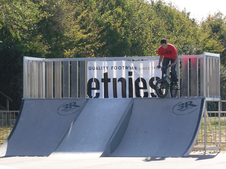 Le Chateau d' Eau Skatepark Ambrières les Vallées Skate Spot 2/5