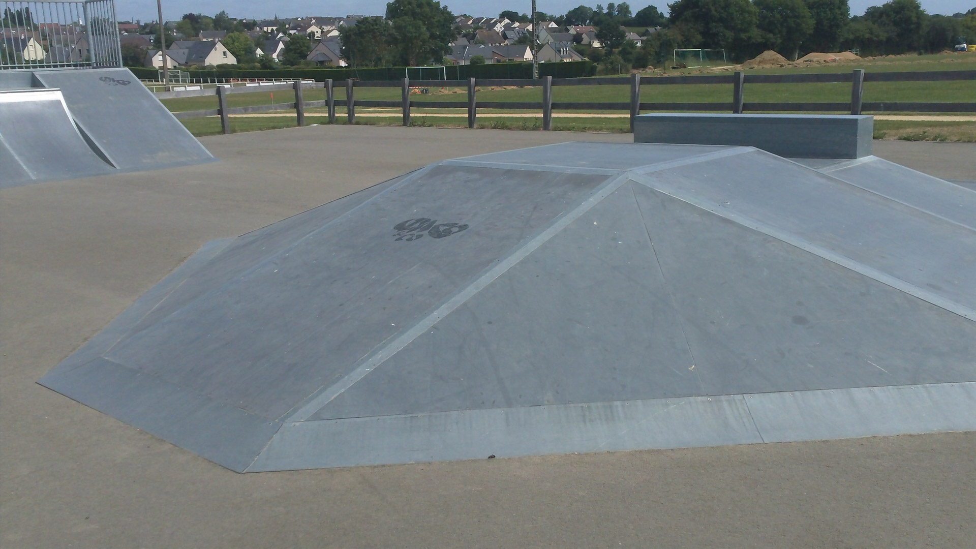 City Stade Skatepark Louverné Skate Spot 2/5