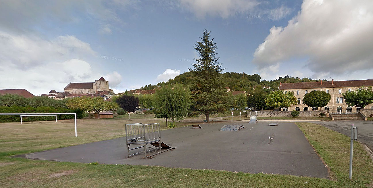 St Cyprien Skatepark Saint Cyprien Skate Spot 1/5