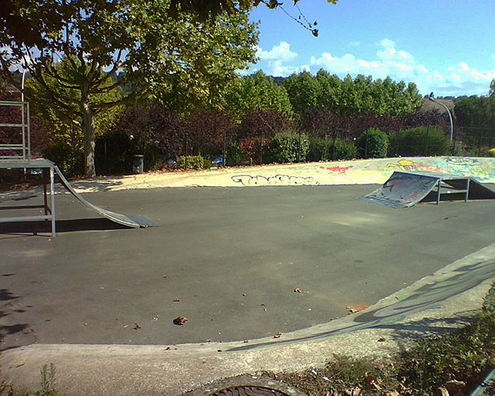 Marché aux Noix Skatepark Sarlat la Canéda Skate Spot 1/5