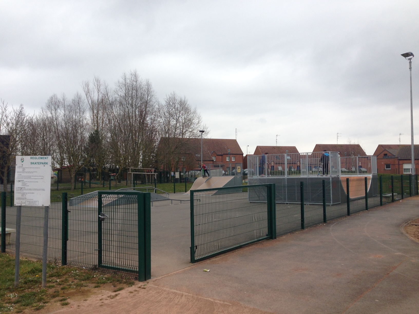Furry Parc Skatepark Linselles Skate Spot 2/5