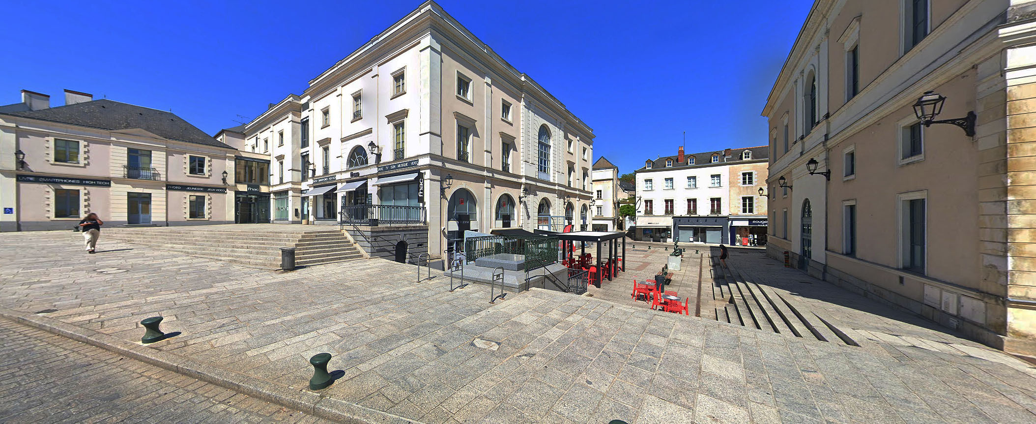 Place des Remparts Spot Street Laval Skate Spot 3/5