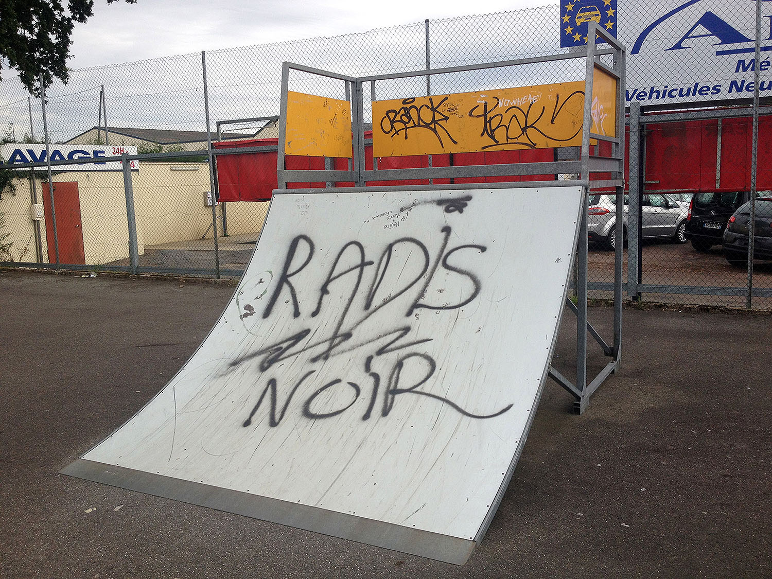 Stade Grenon Skatepark Le Hom Skate Spot 1/5