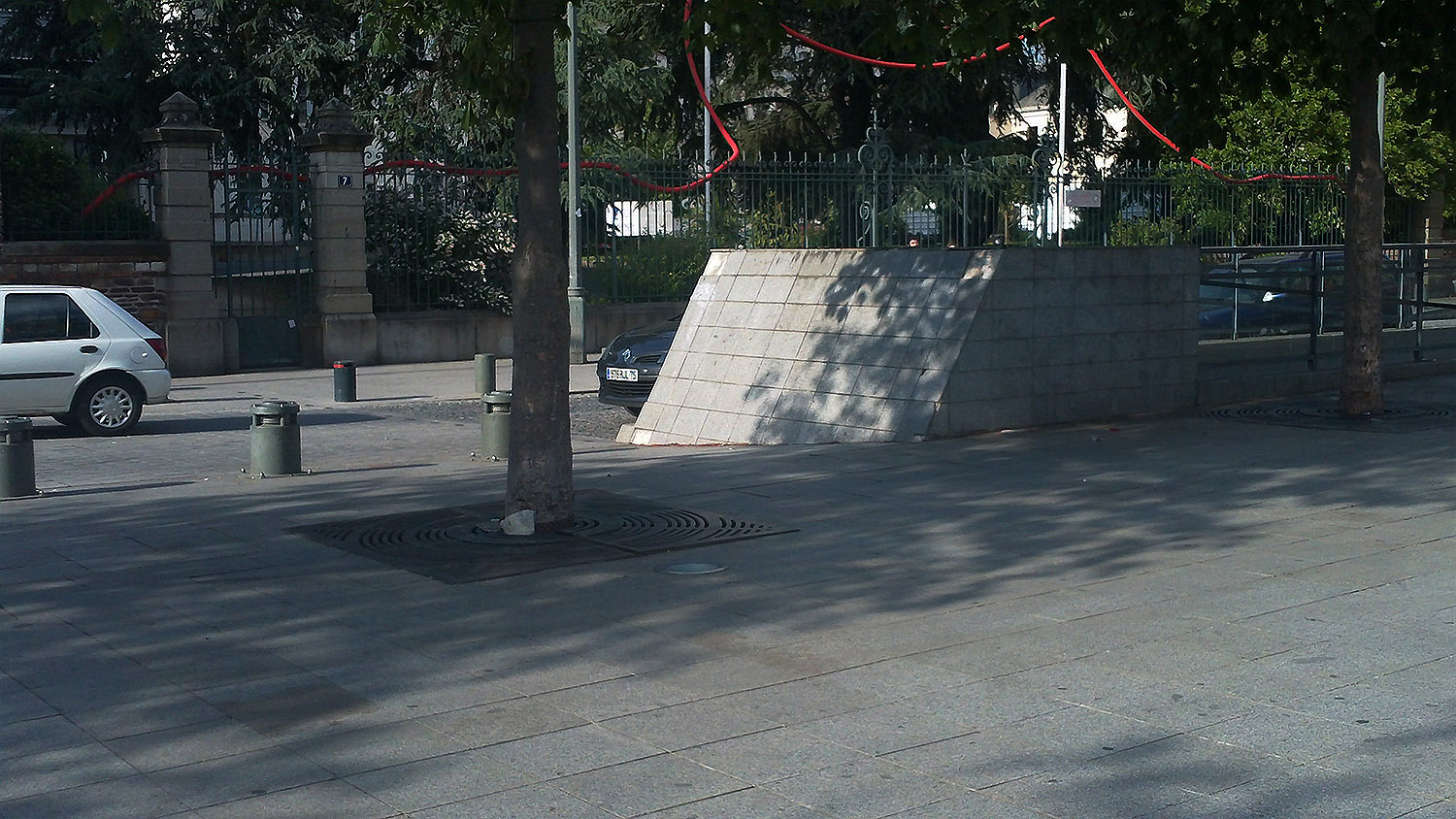 Place Hoche Spot Street Rennes Skate Spot 3/5