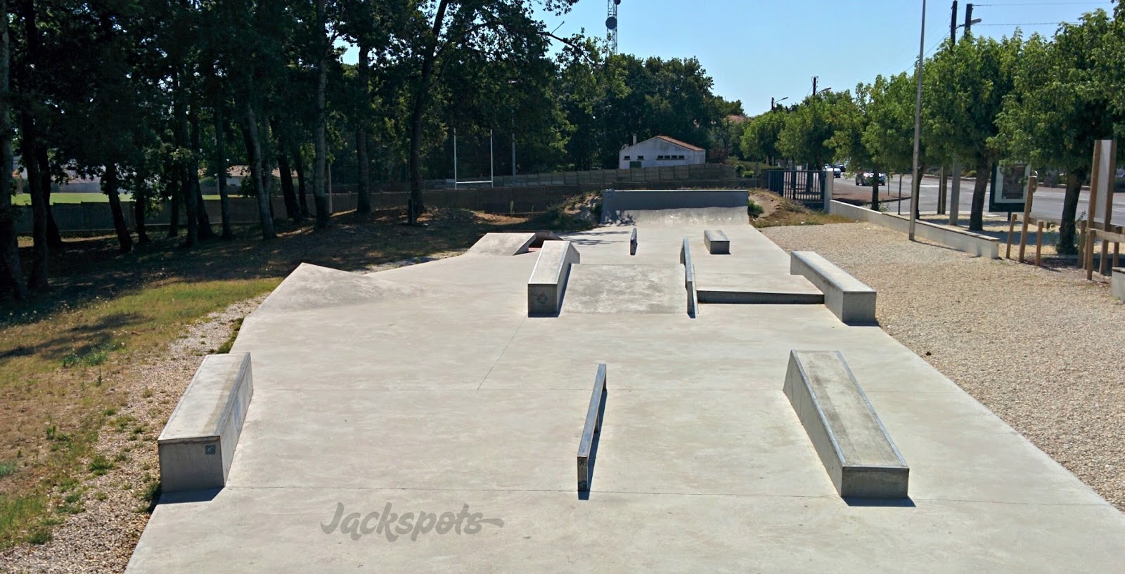 Le Mouv' Parc Skatepark La Tremblade Skate Spot 3/5