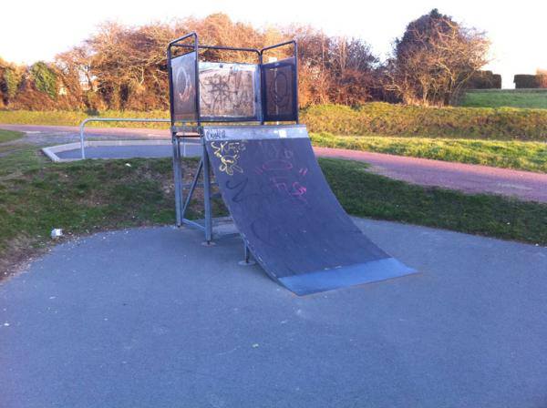 Le Lac Skatepark Saint Palais sur Mer Skate Spot 2/5