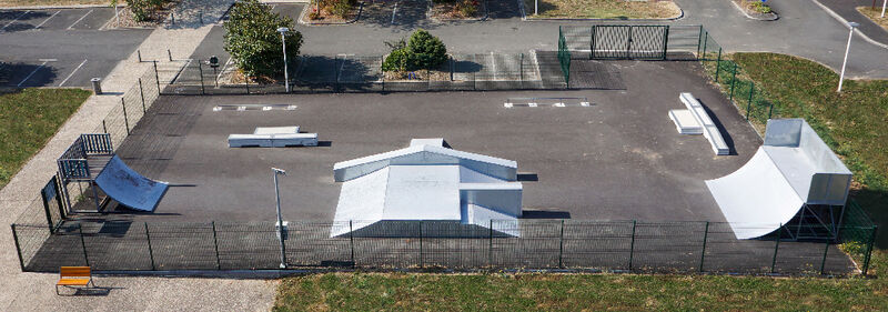 Dojo Skatepark Fondettes Skate Spot 2/5