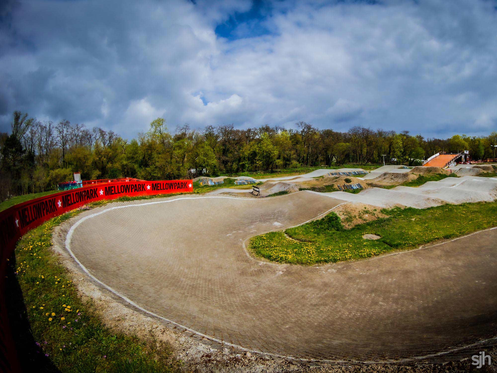 Mellowpark Race Dirt Berlin Skate Spot 3/5