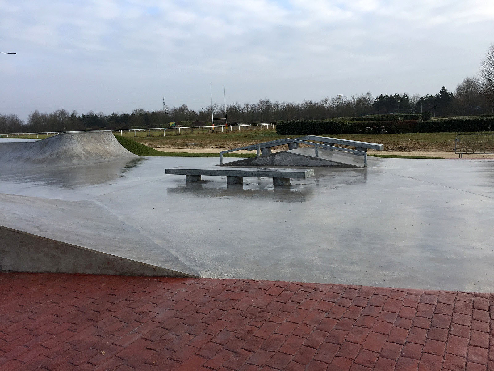 Salle des fêtes Skatepark Tournan en Brie Skate Spot 3/5
