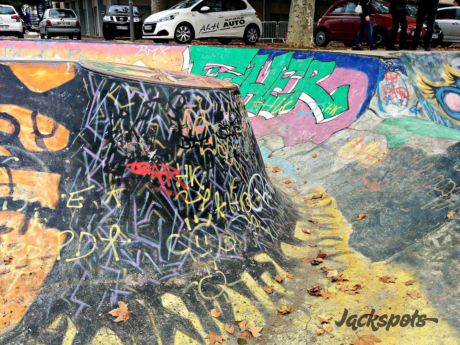 Martin Luther King Bowl Aubagne Skate Spot 2/5