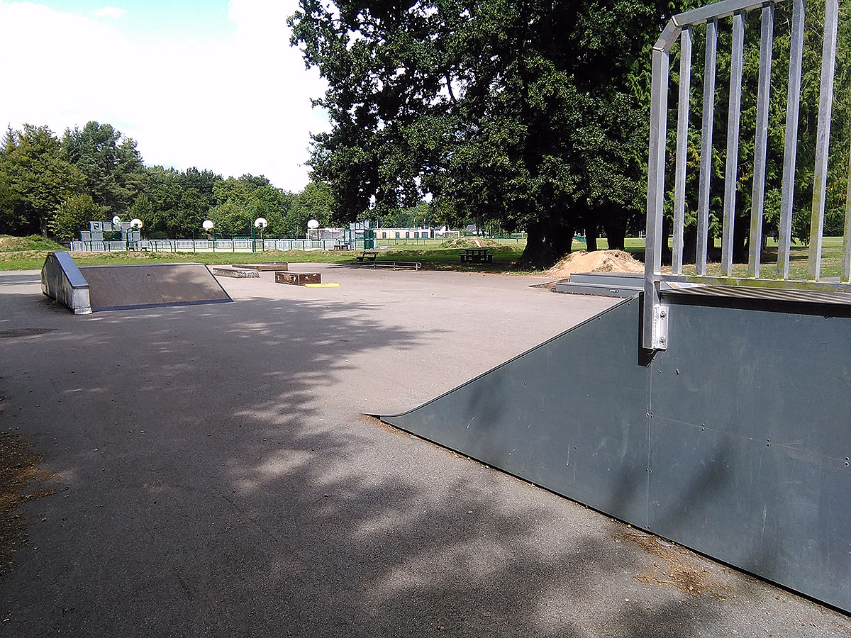 Toulboubou Skatepark Pontivy Skate Spot 1/5