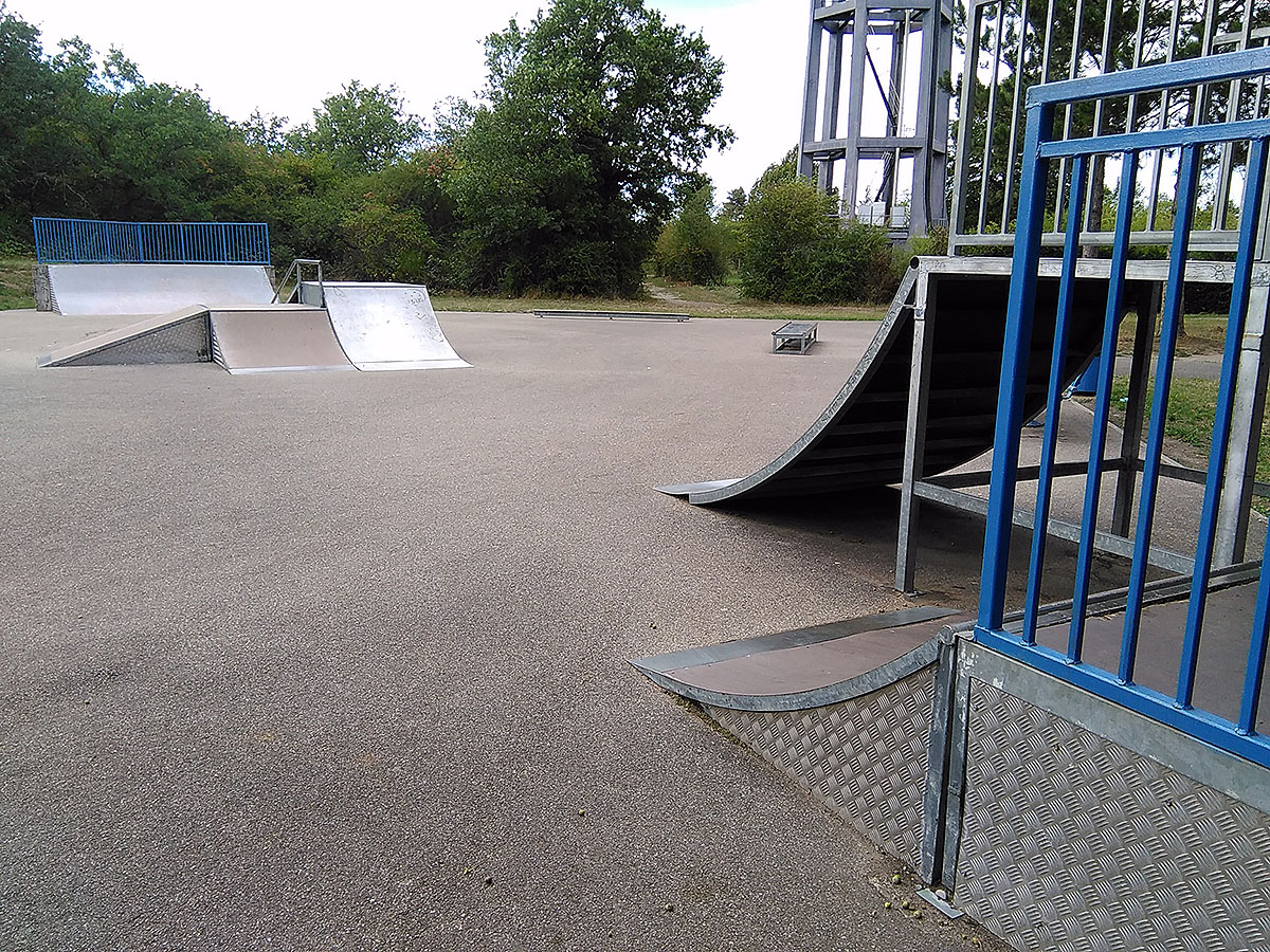 Le Chateau d' Eau Skatepark Wittelsheim Skate Spot 2/5