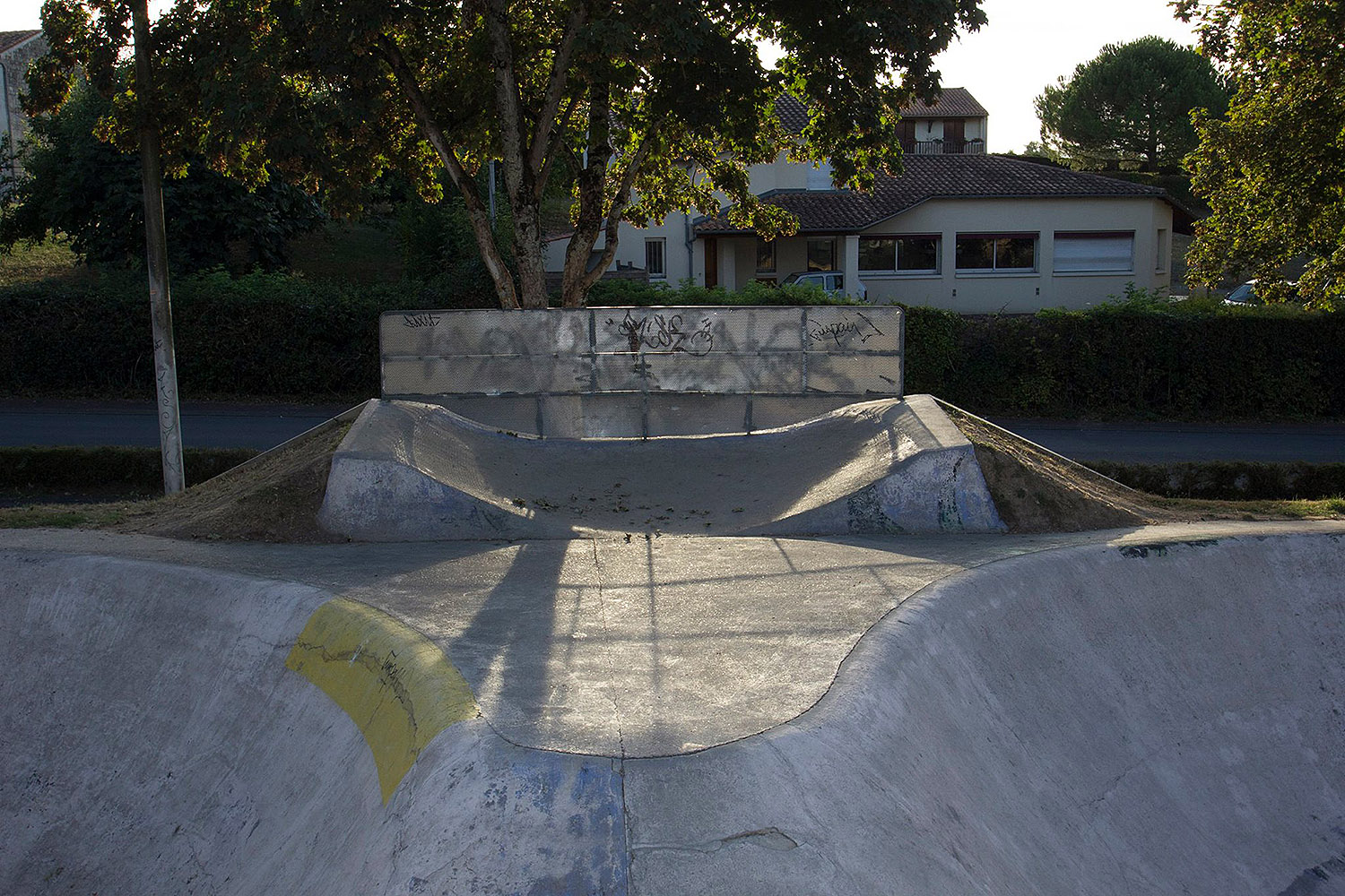 Mythical Bowl Bowl Saintes Skate Spot 4/5