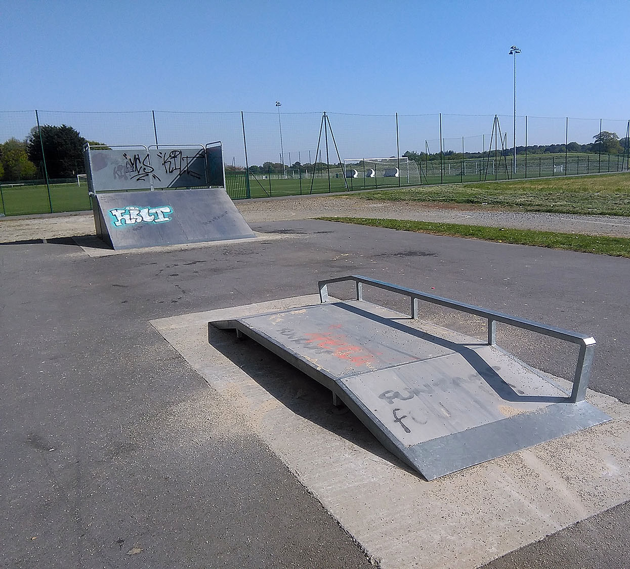 Les 3 Rivières Skatepark Goven Skate Spot 1/5