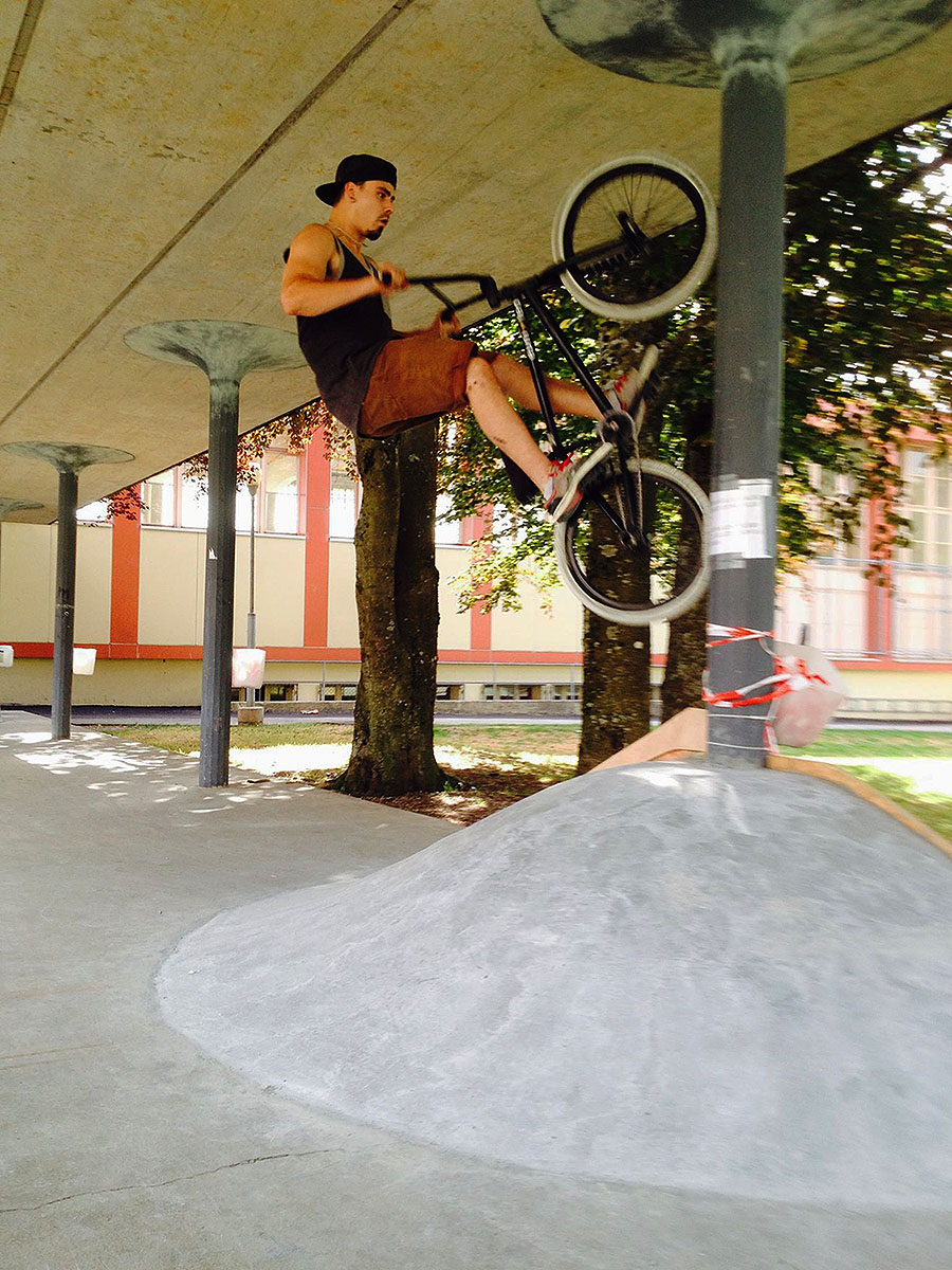 Collège des Jeanneret Do It Yourself Le Locle Skate Spot 4/5