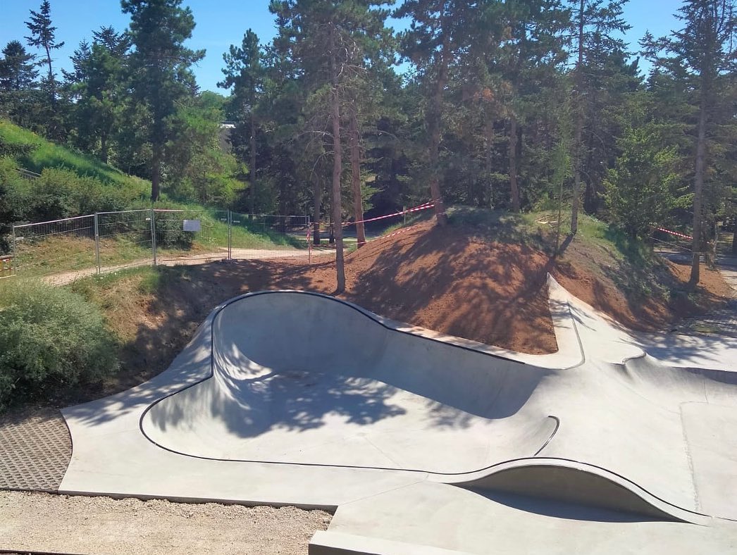 La Passerelle Bowl Issoudun Skate Spot 5/5