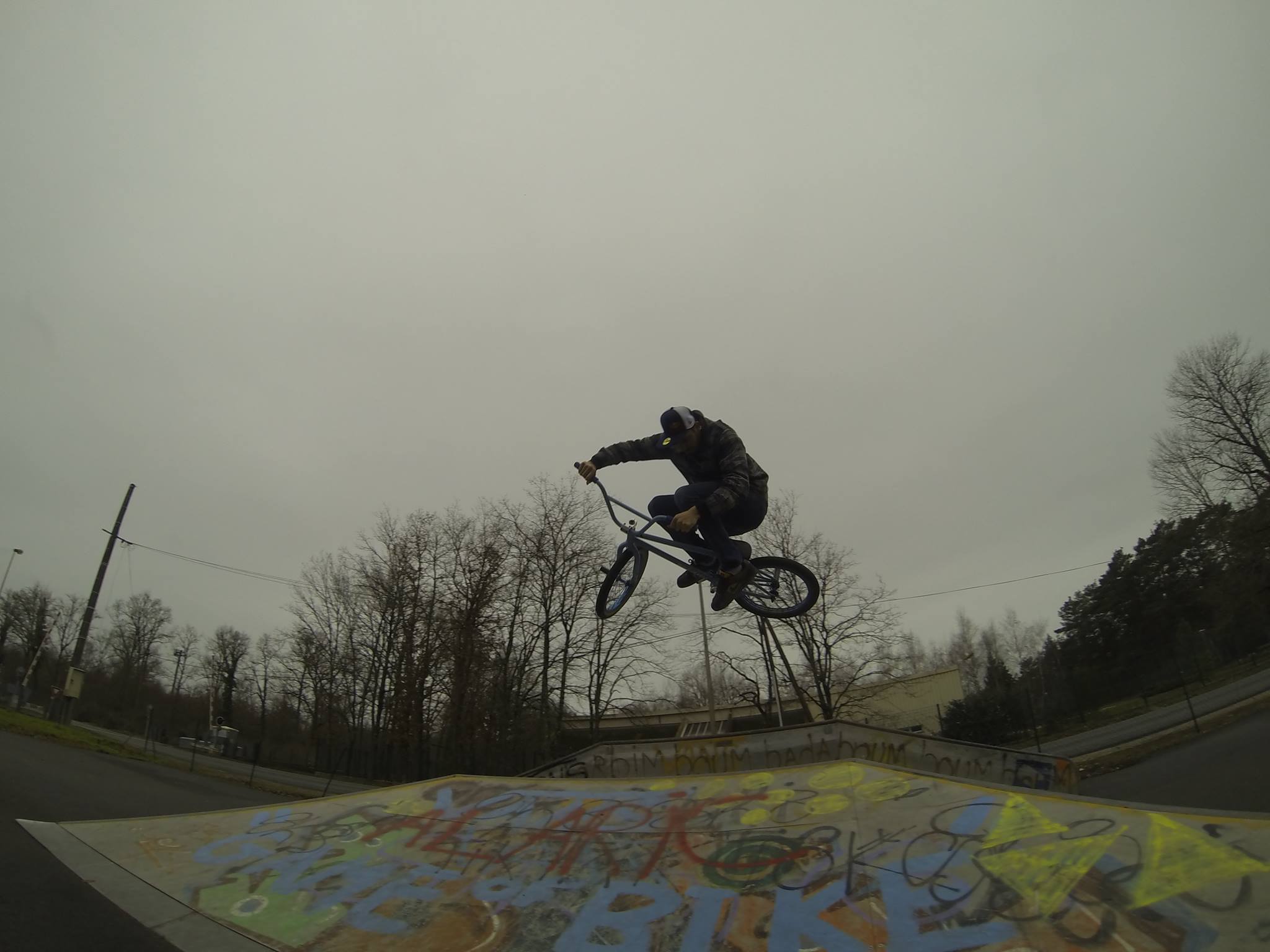 ZI Les Cousseaux Skatepark Salbris Skate Spot 2/5