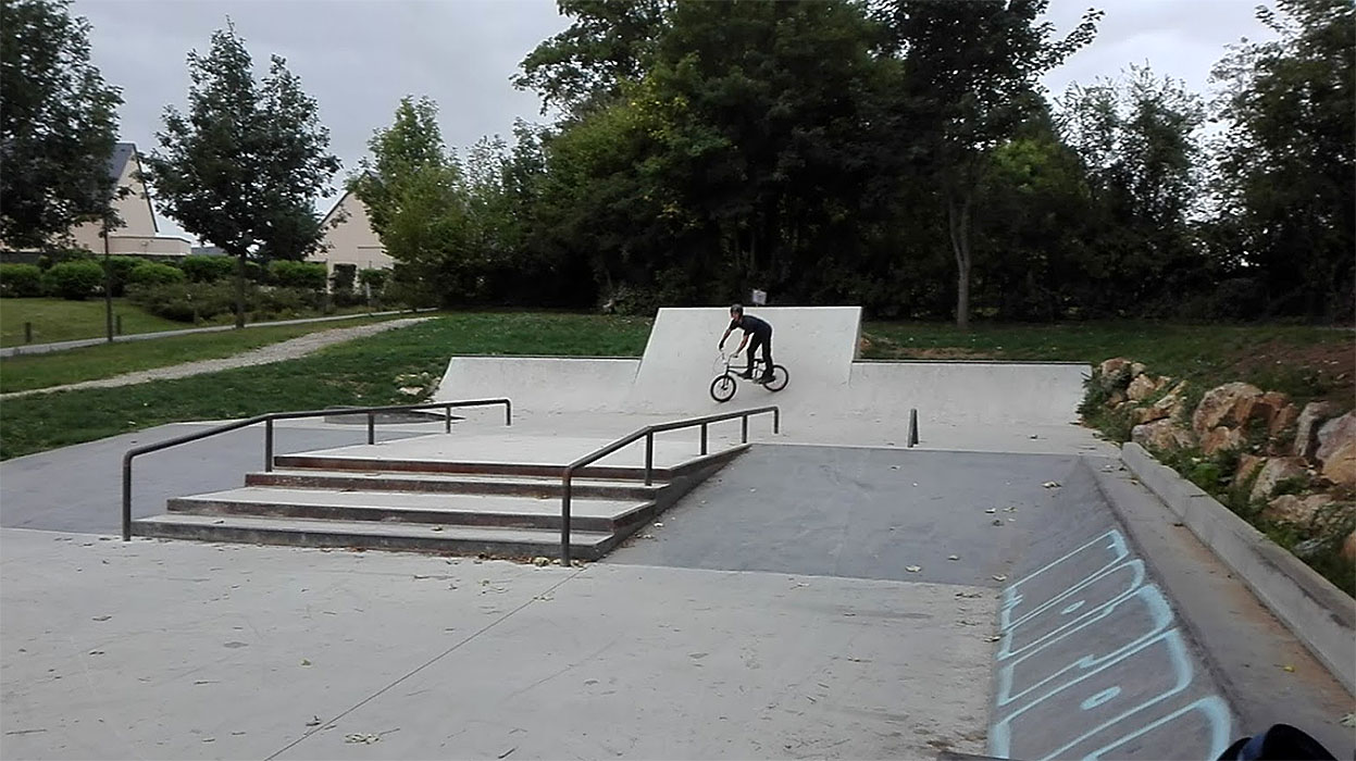 Les Granges Skatepark Mortagne au Perche Skate Spot 3/5
