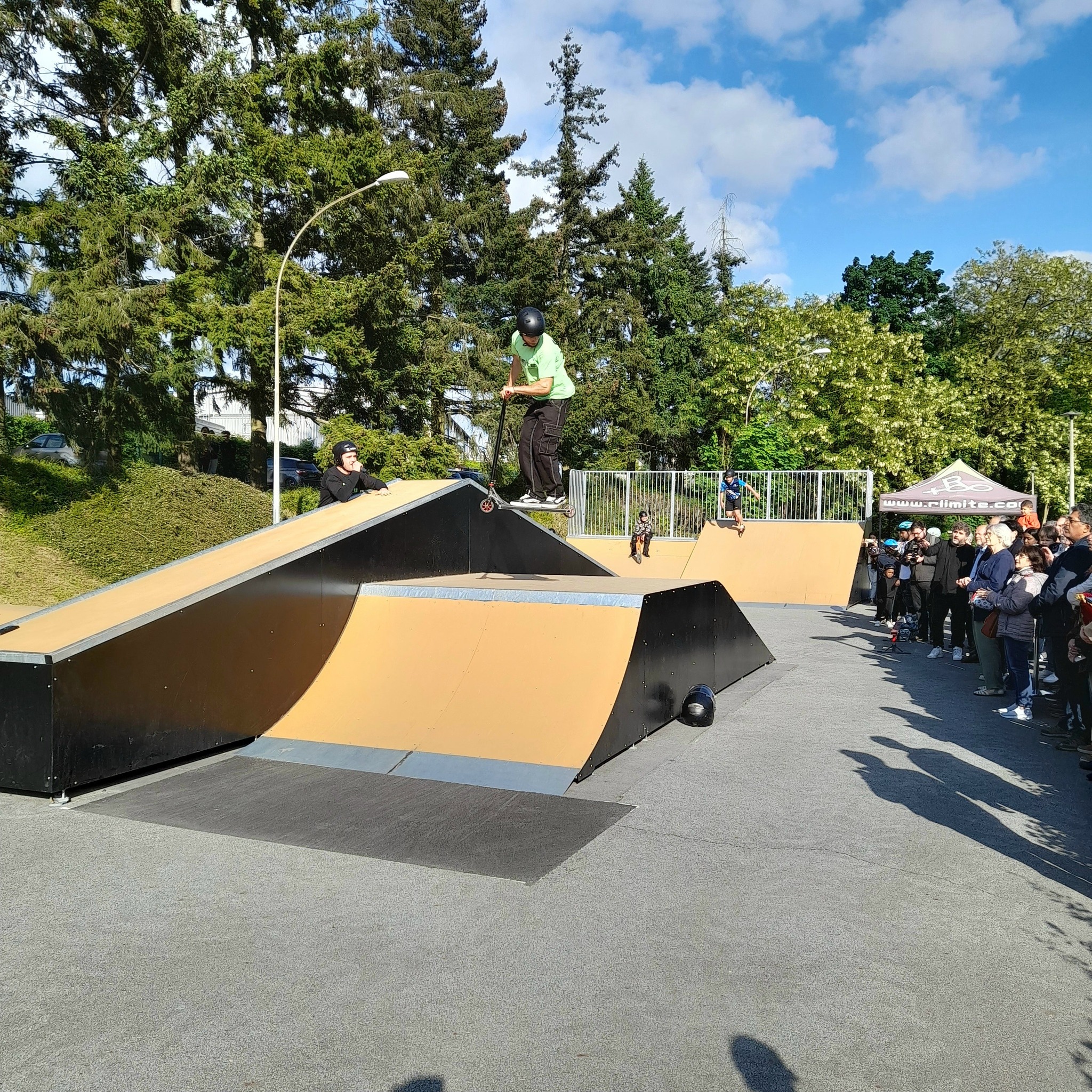 Les Vauroux Skatepark Mainvilliers Skate Spot 2/5