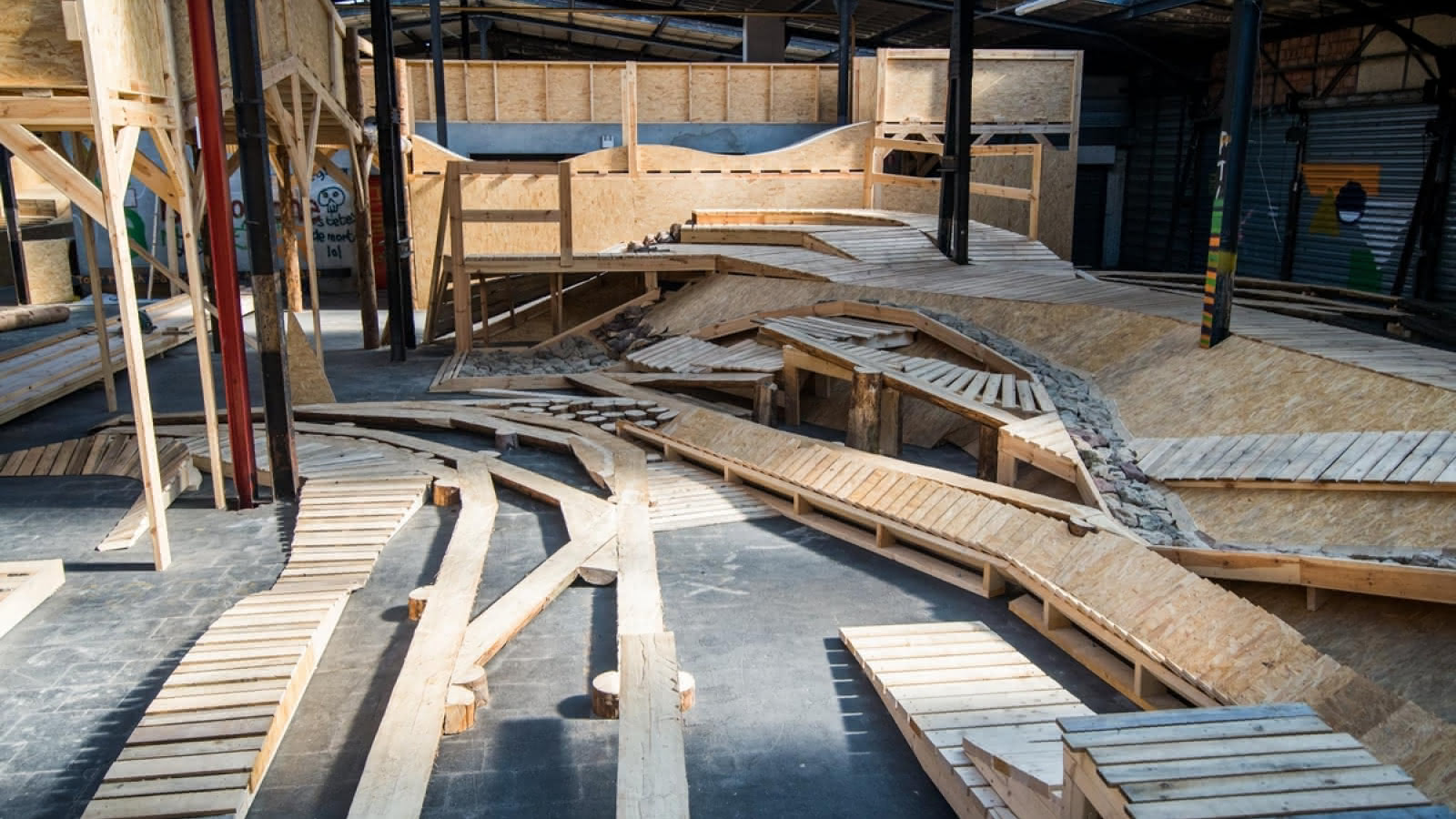 Stride Indoor Bike Park Indoor Strasbourg Skate Spot 5/5