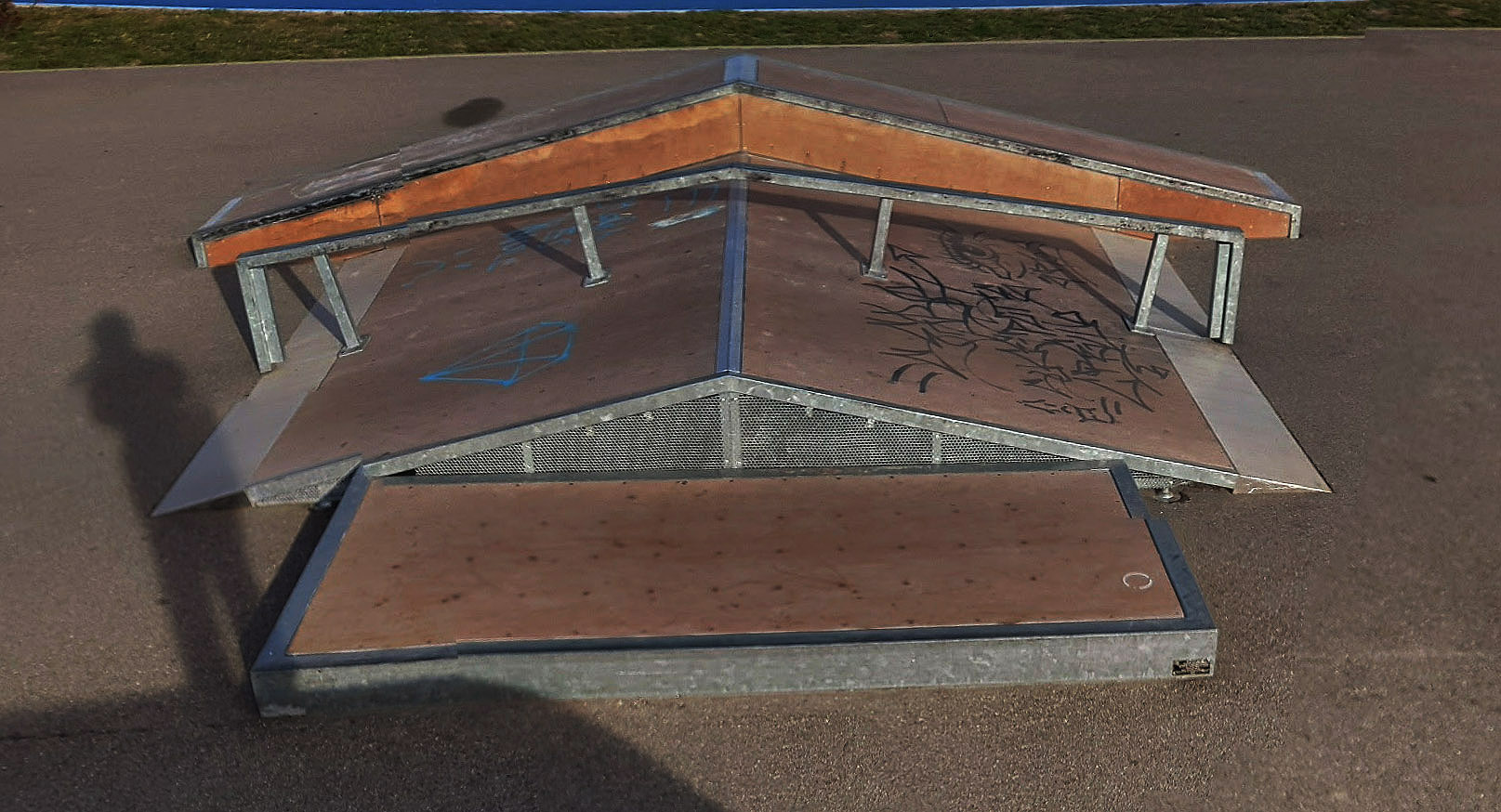 Saint Chamand Skatepark Avignon Skate Spot 2/5