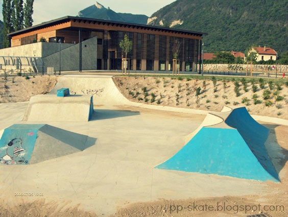 MJC Skatepark Saint Égrève Skate Spot 1/5