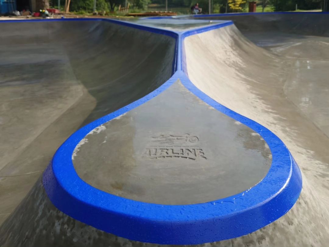 Lac de Fiancey Bowl Saint Égrève Skate Spot 5/5