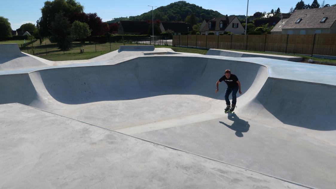 Stade Levindrey Skatepark Laon Skate Spot 4/5