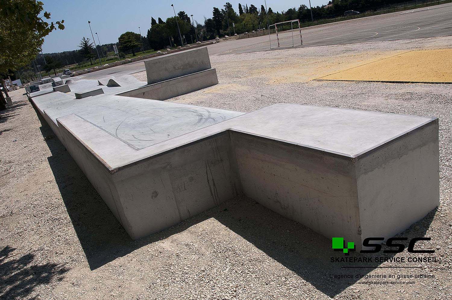 Collège Vignarès Spot Street Vedène Skate Spot 3/5
