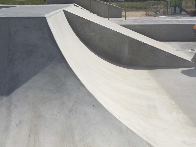 Cazan Skatepark Vernègues Skate Spot 3/5