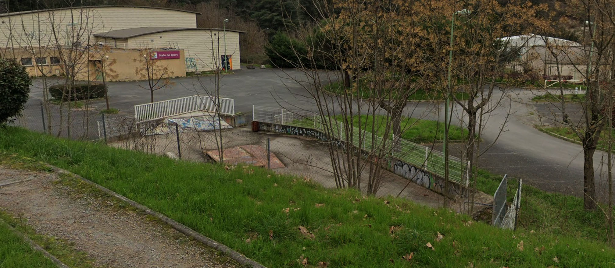 Ponderach Skatepark Saint Pons de Thomières Skate Spot 1/5