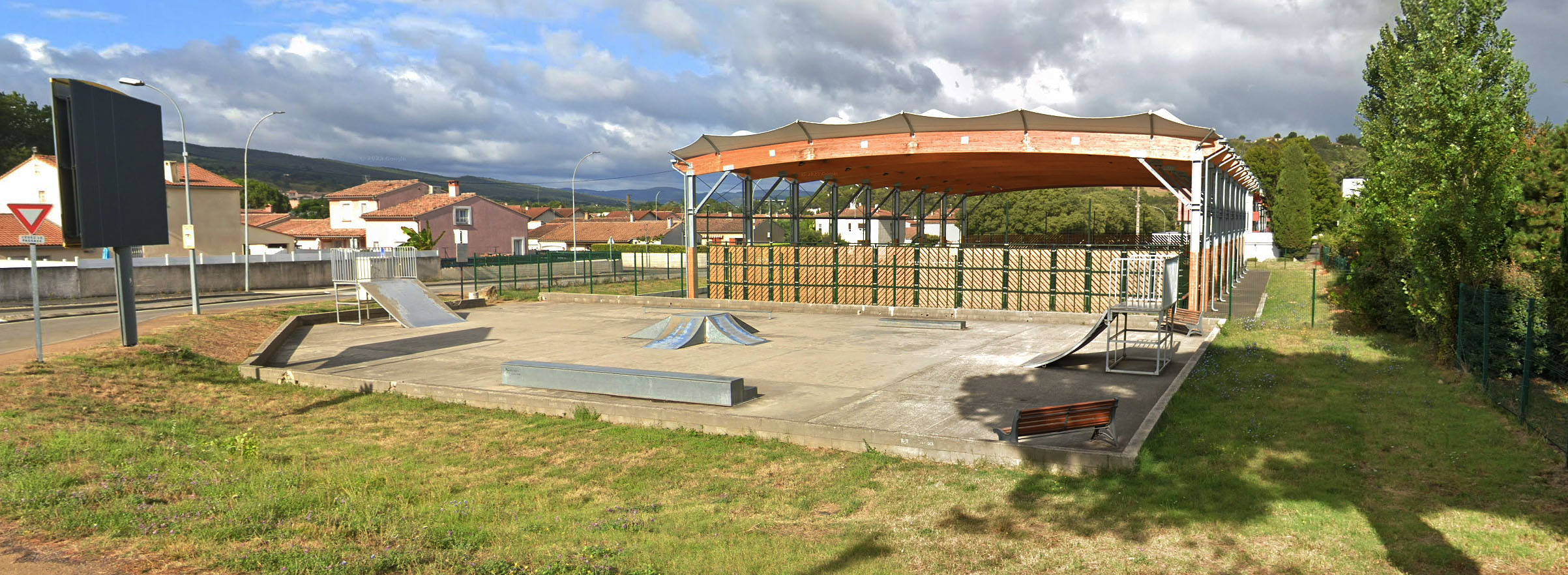 Saint Antoine Skatepark Limoux Skate Spot 1/5