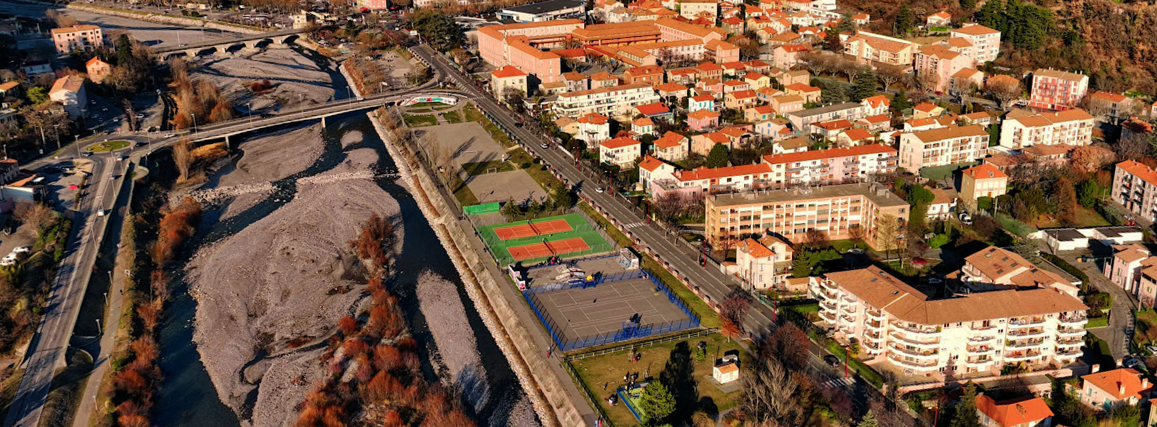 Le Tibet Skatepark Digne les Bains Skate Spot 2/5
