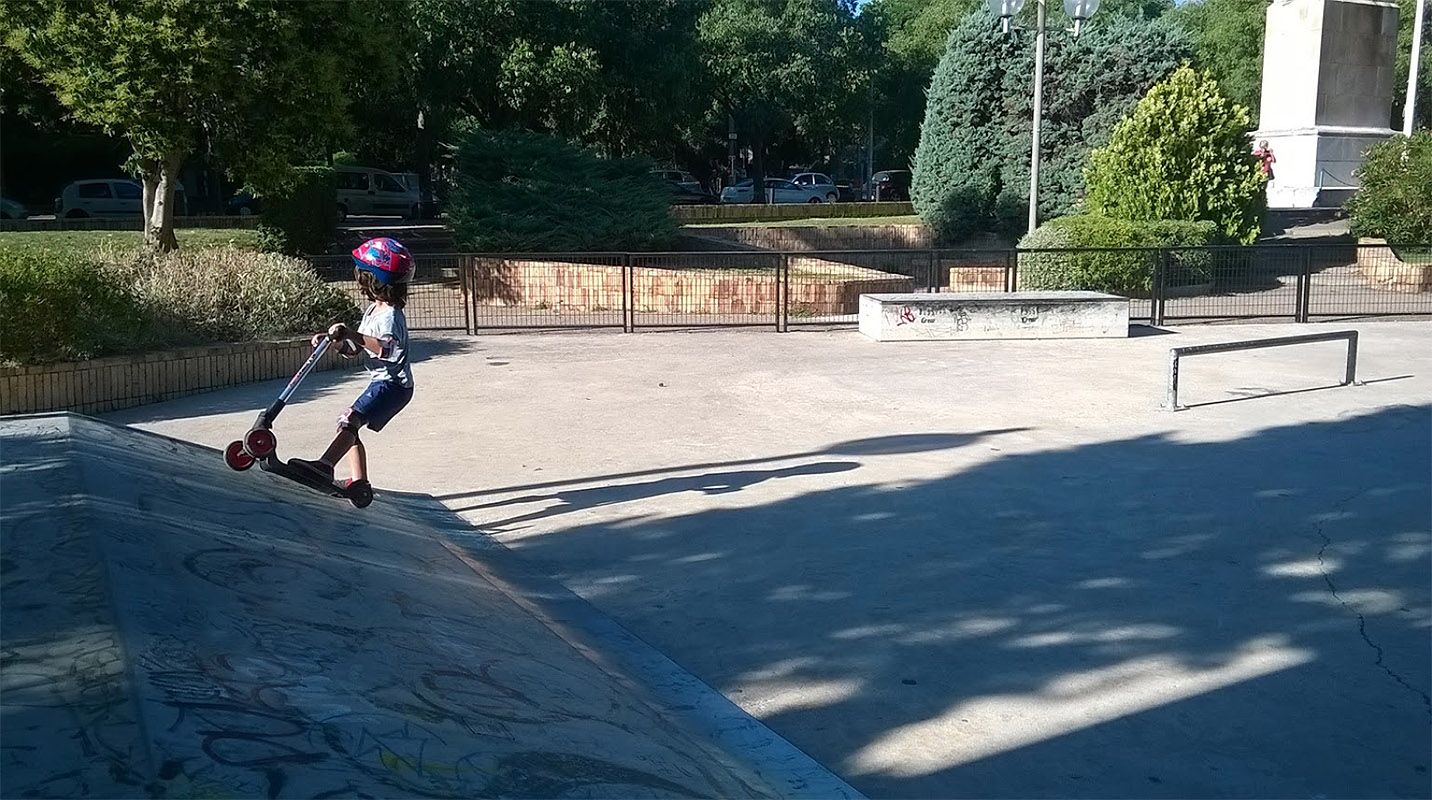 Les Lices Skatepark Arles Skate Spot 1/5