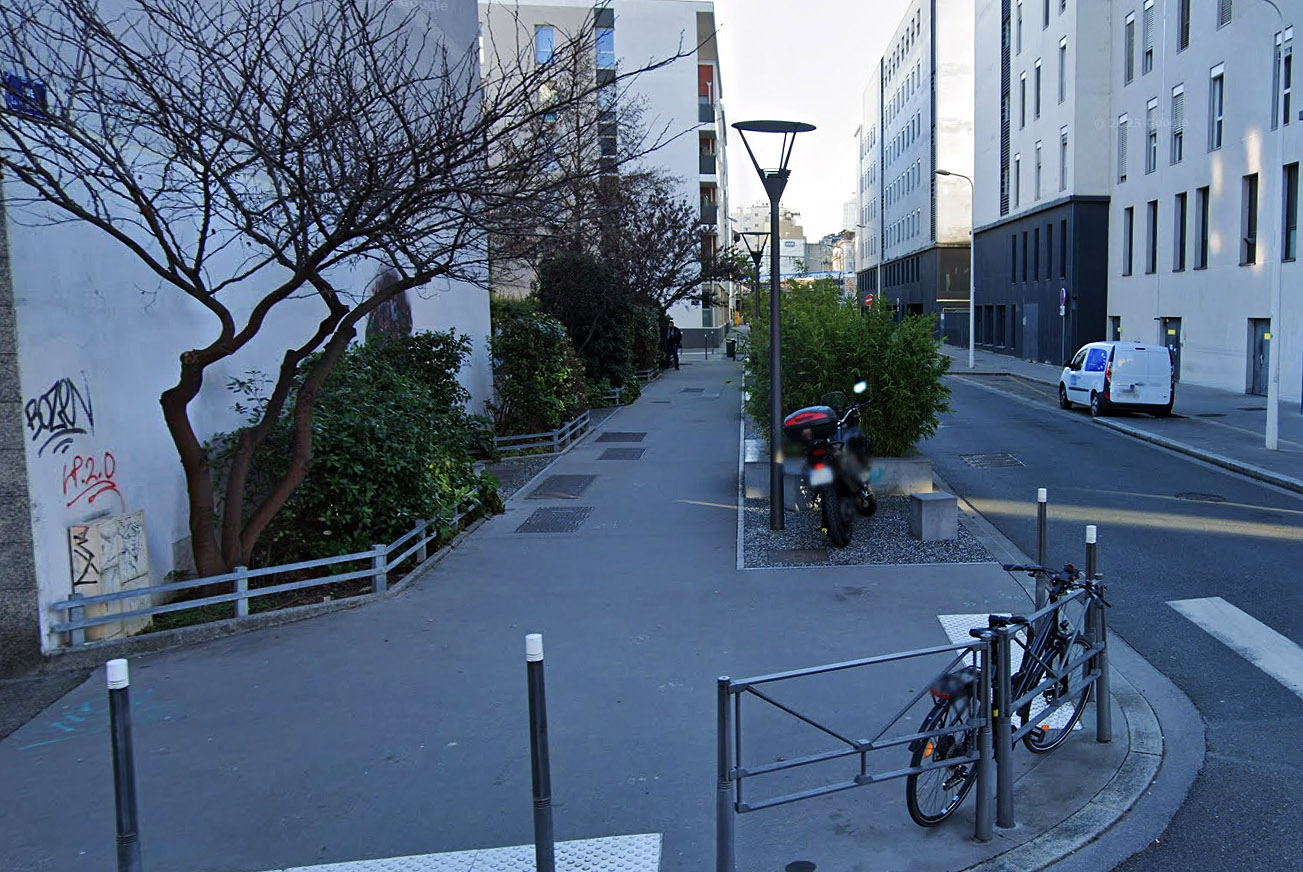 Le Parc Spot Street Lyon Skate Spot 3/5