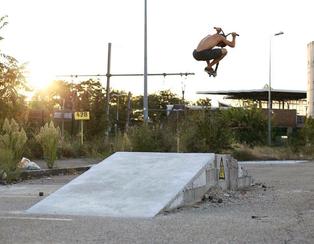 The Ghetto Do It Yourself Vénissieux Skate Spot 3/5