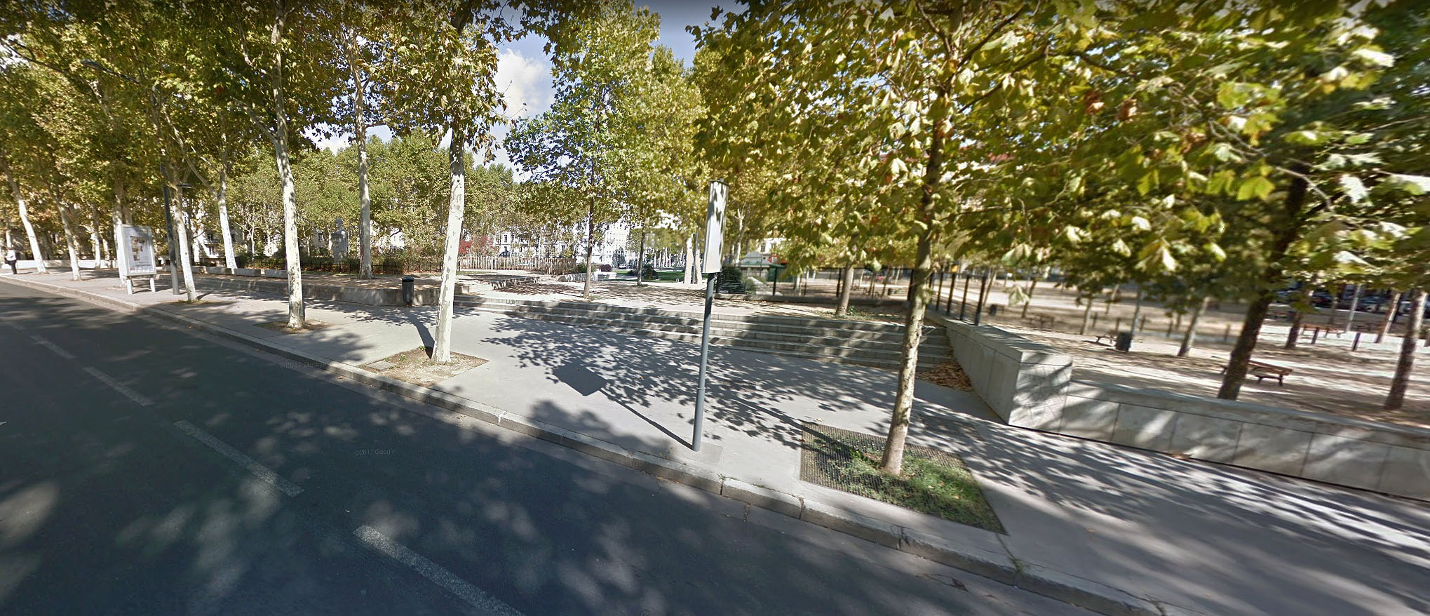Place Lyautey Spot Street Lyon Skate Spot 2/5