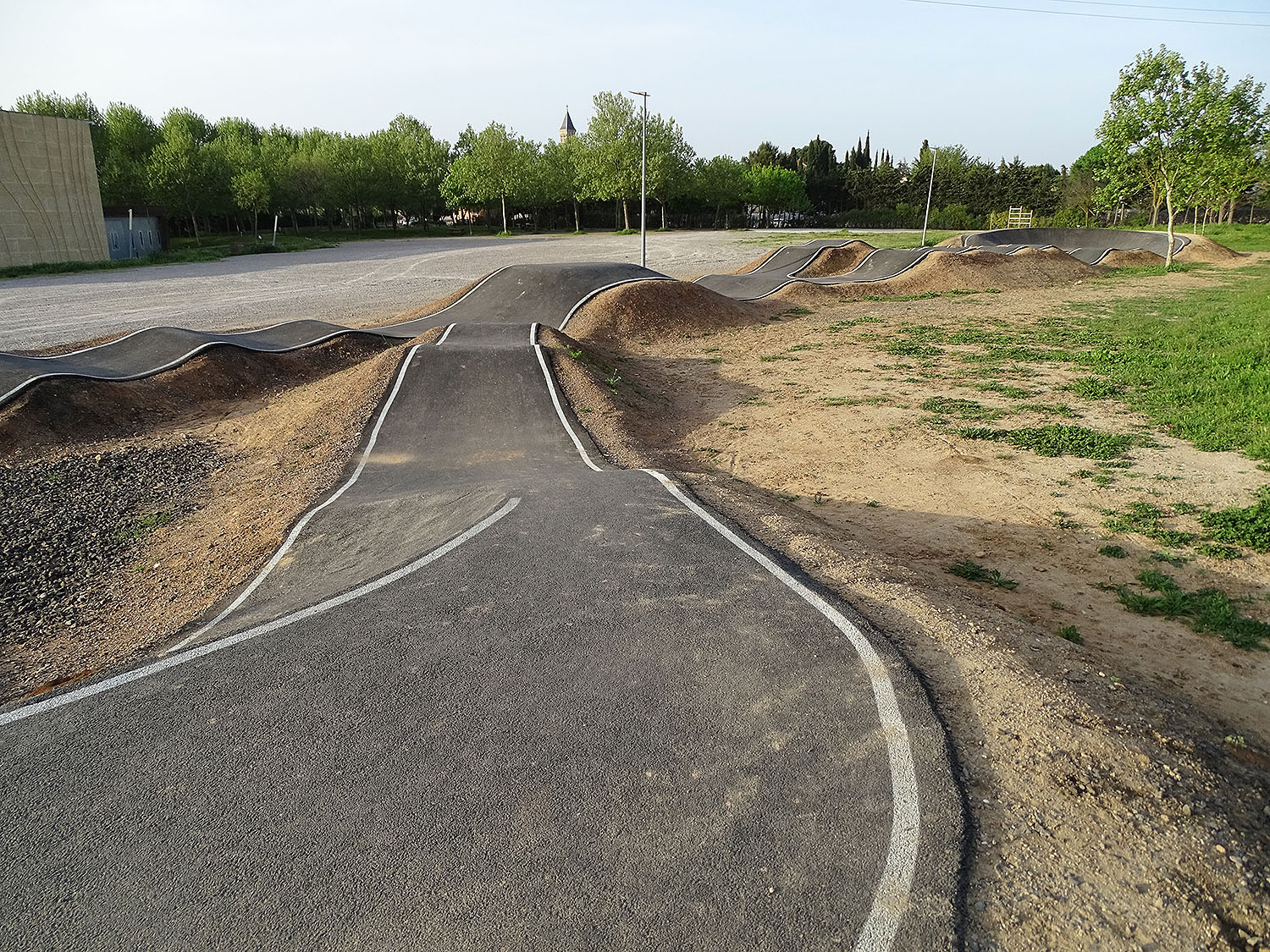 Centre Léo Malet Pumptrack Mireval Skate Spot 2/5