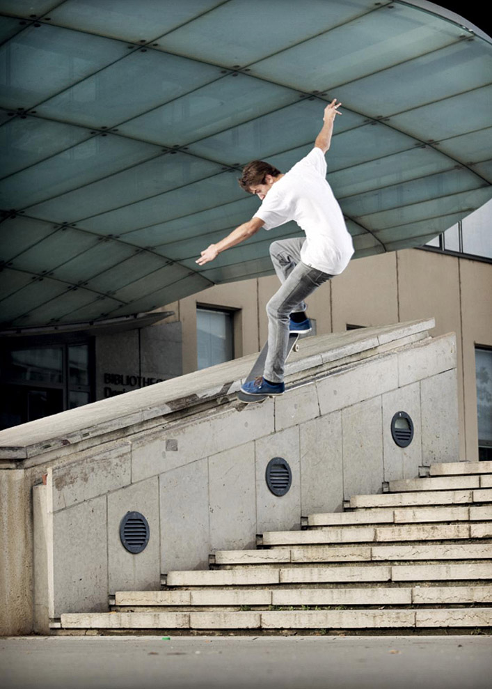 Bibliothèque Diderot Spot Street Lyon Skate Spot 2/5