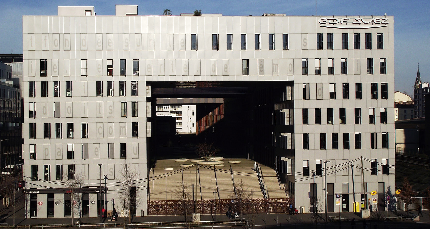 Le Monolithe Spot Street Lyon Skate Spot 2/5