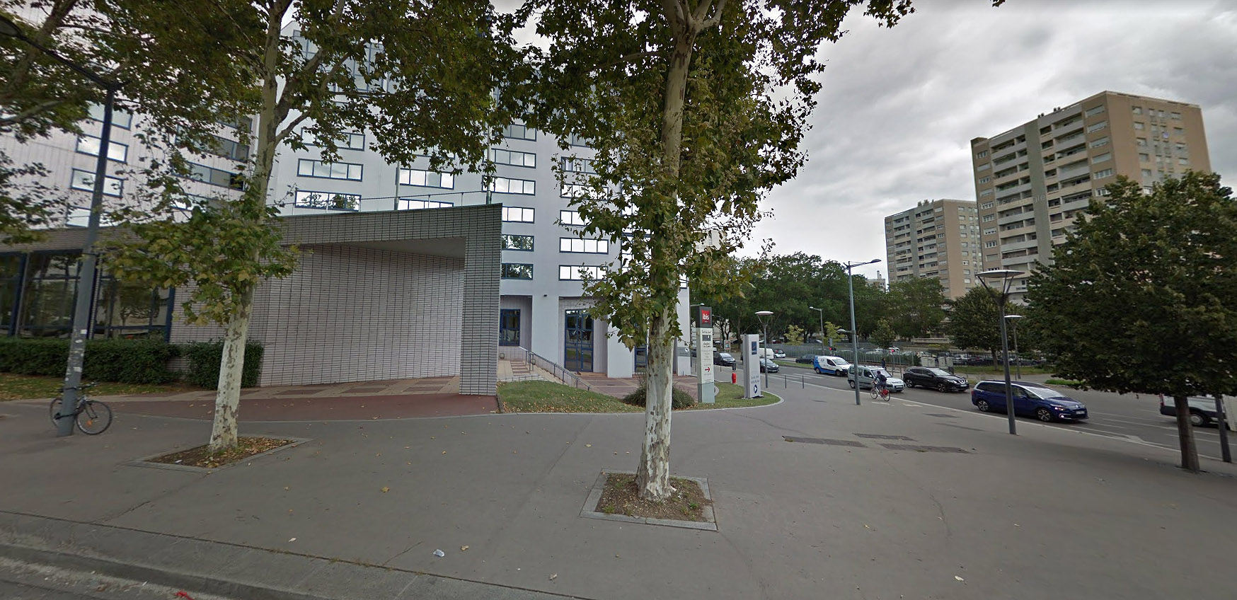 Onepark Halle Spot Street Lyon Skate Spot 2/5