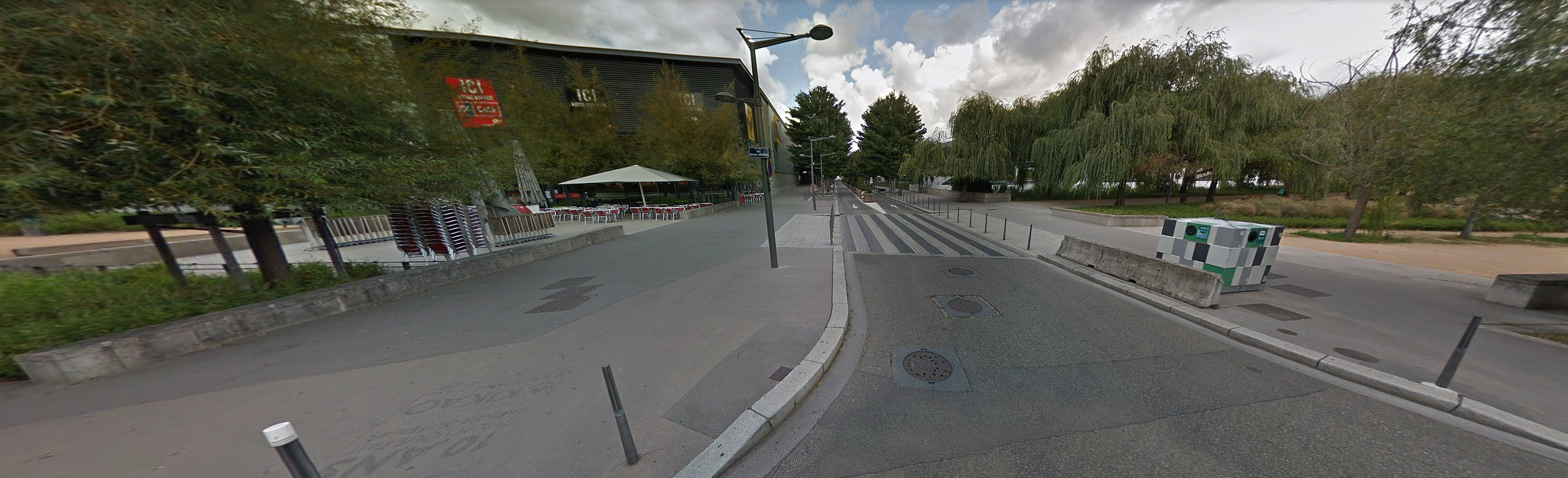 Pathé Vaise Spot Street Lyon Skate Spot 2/5