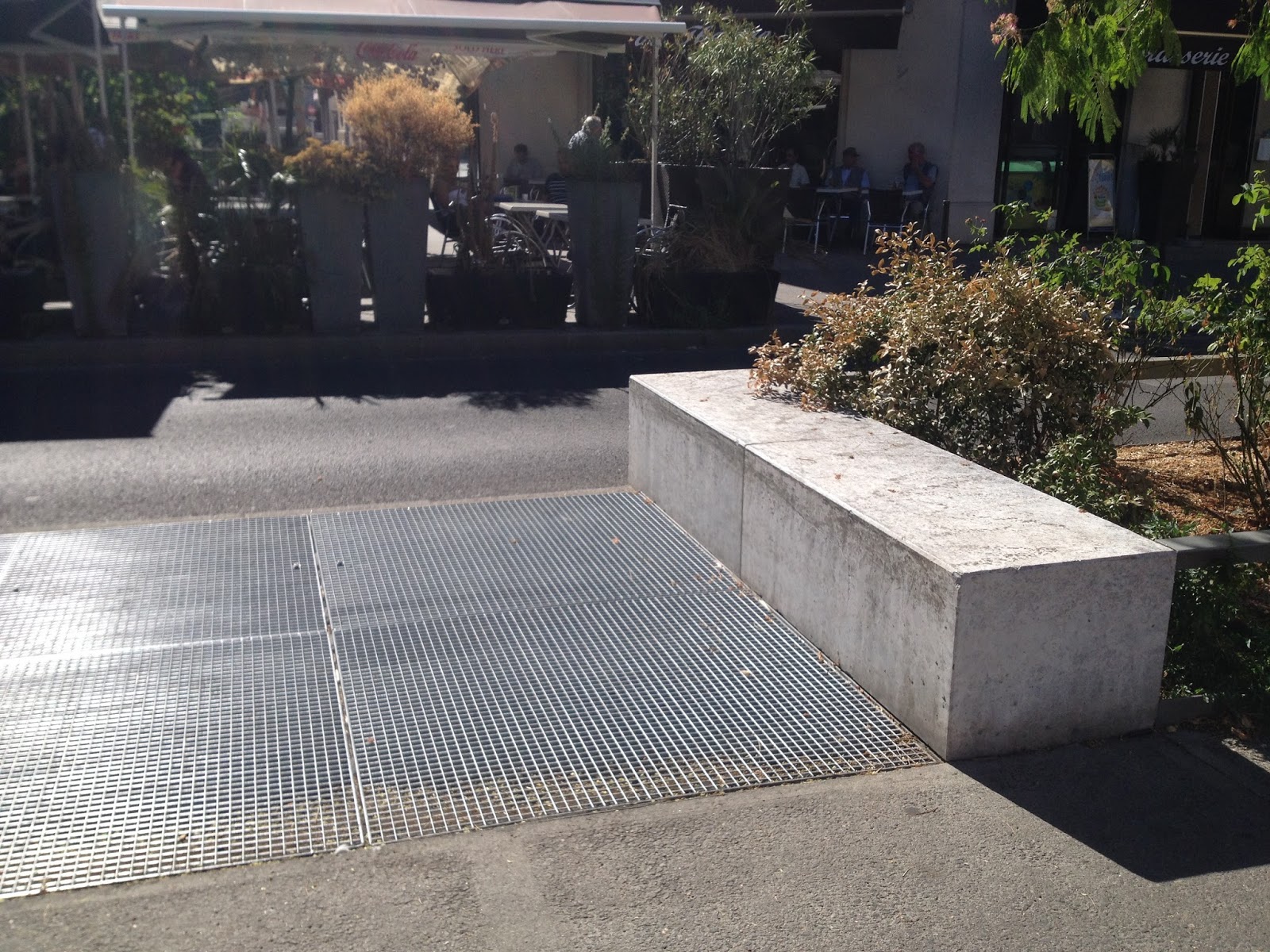 TNP Spot Street Villeurbanne Skate Spot 3/5