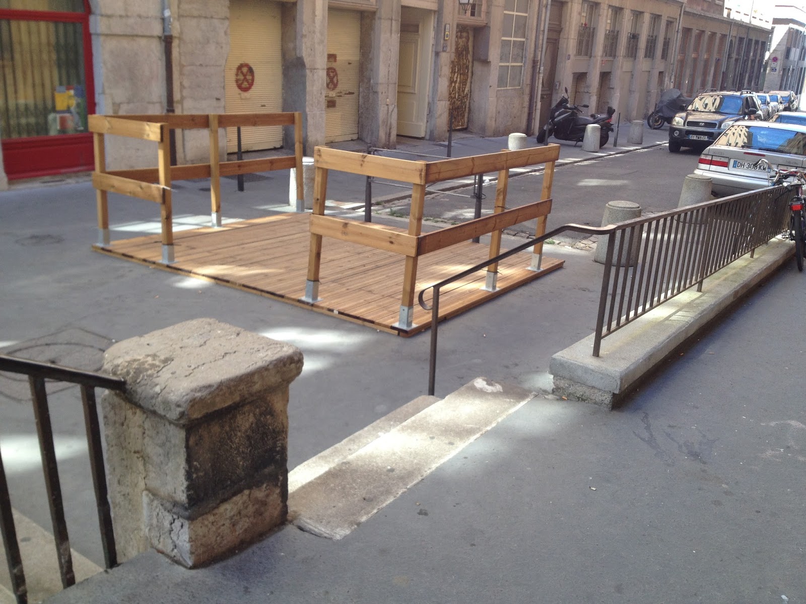 Place Chardonnet Spot Street Lyon Skate Spot 2/5