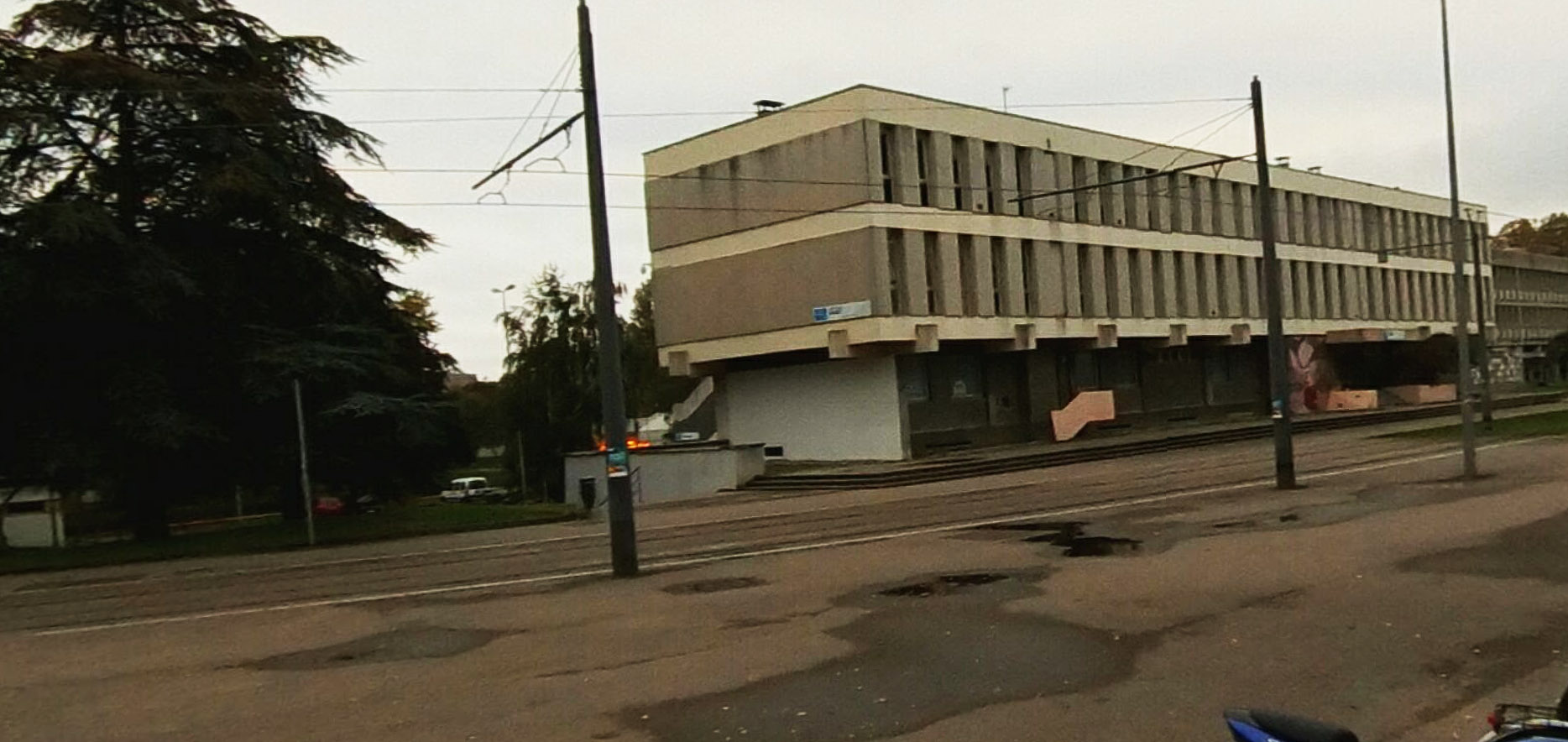 Fac Bât Daubié Spot Street Villeurbanne Skate Spot 2/5