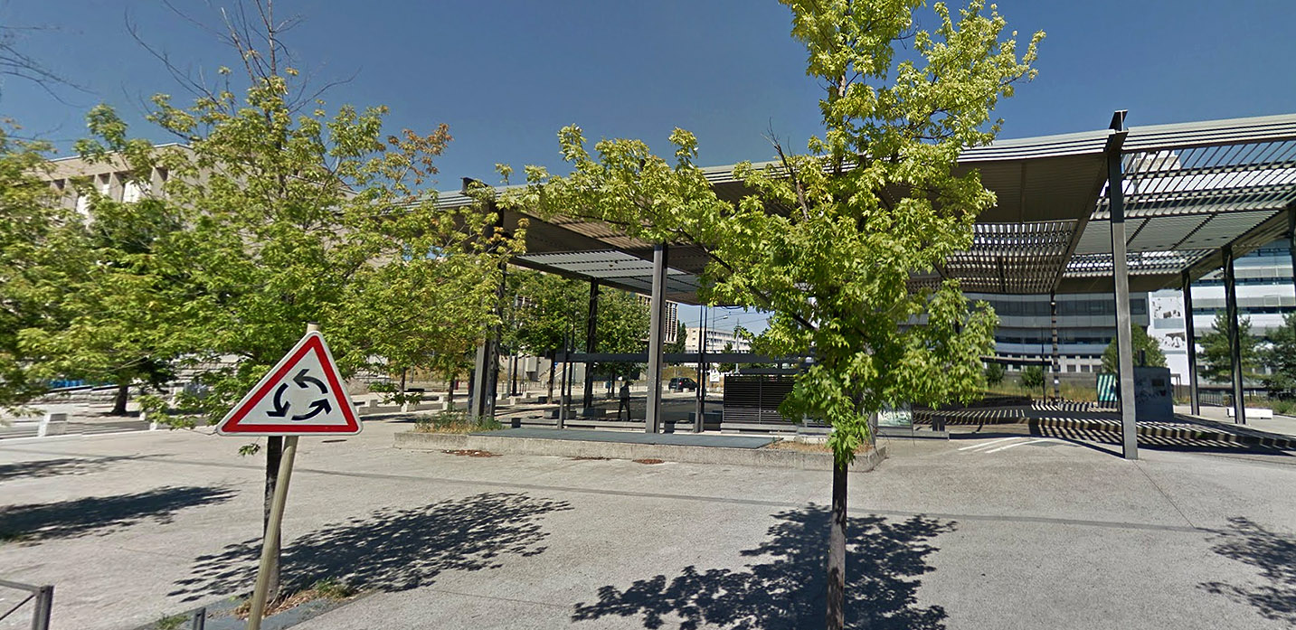 Fac Tram La Doua Spot Street Villeurbanne Skate Spot 2/5